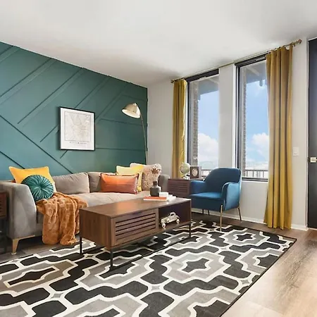 Hostwise Stays - Grandview Balcony With Stunning Skyline Views