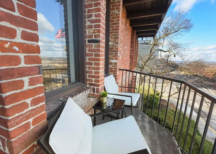 Hostwise - Grandview Balcony With Stunning Skyline Views Apartment Pittsburgh