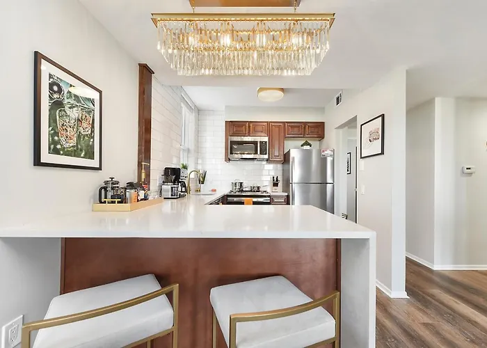 Hostwise - Grandview Balcony With Stunning Skyline Views Apartment