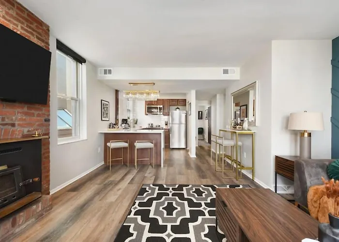 Apartment Hostwise - Grandview Balcony With Stunning Skyline Views